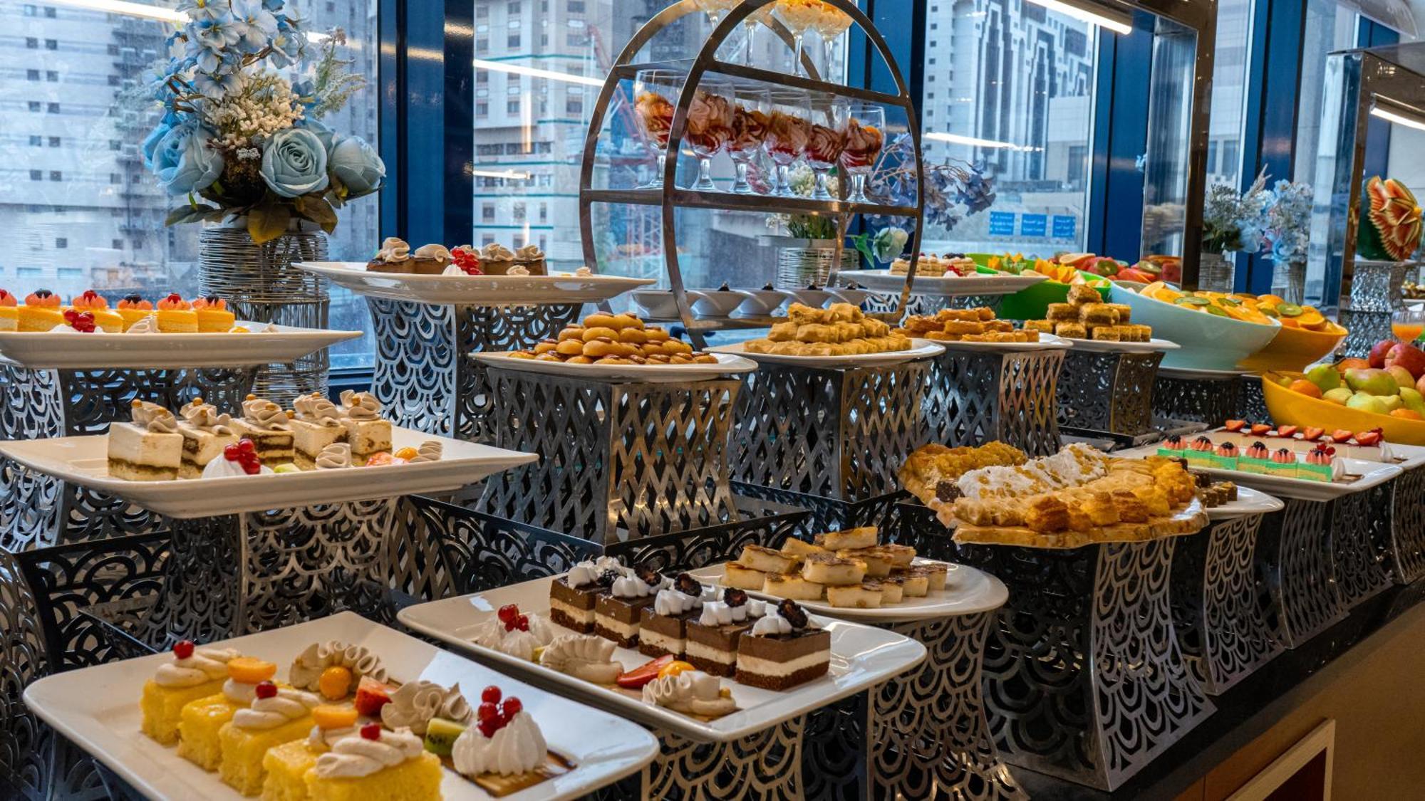 Al Safwah Hotel First Tower 1 Mecca Luaran gambar A dessert buffet